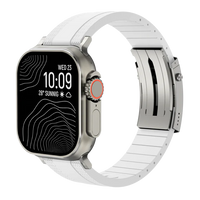 Boucle argentée et blanche